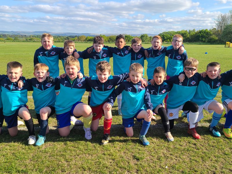Loanhead Miners YFC 2016s squad May2025