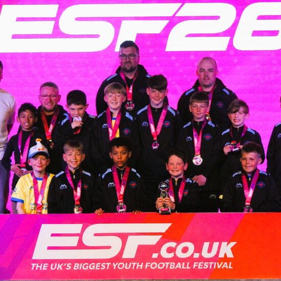2014s Team photo with Coaches & Scott Brown